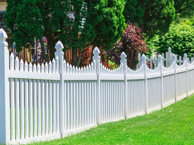 vinyl residential fencing